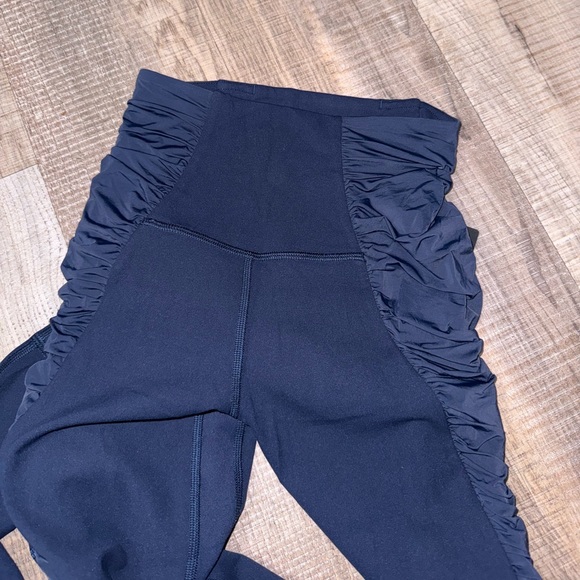 Lululemon Align High Rise Pant with Pockets 25"True Navy Asia Fit S - Picture 3 of 4